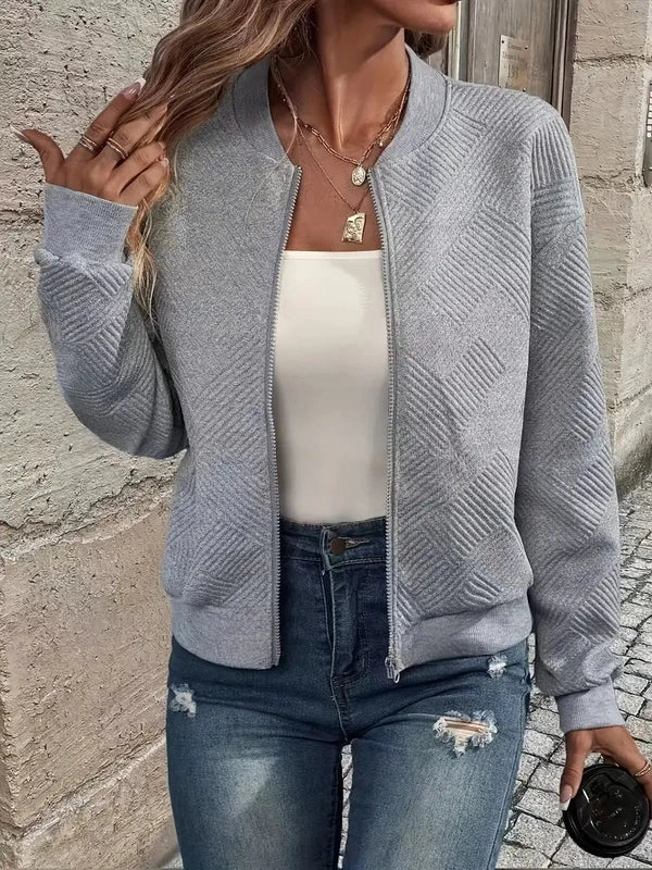 Kort bomberjakke til kvinder med lynlås og mønster