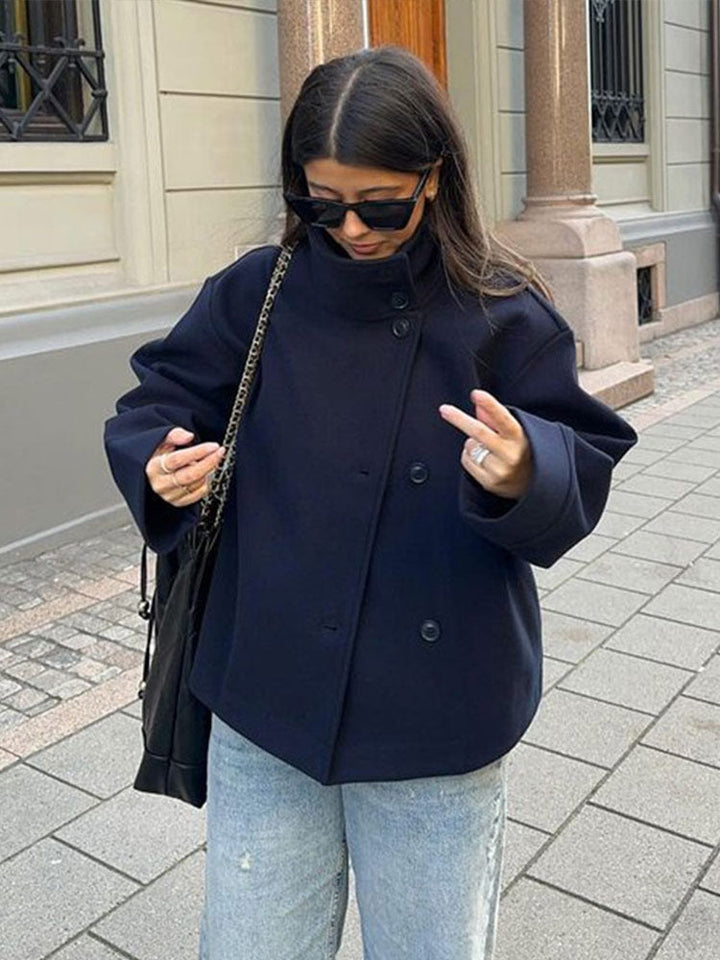 Kort blazerjakke med dobbeltradet lukning