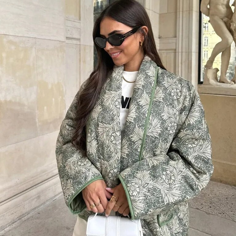 Kort damejakke med mønster