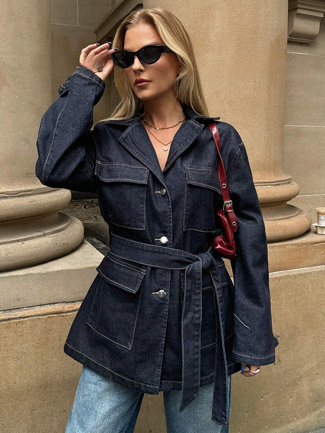 Denim blazerjakke til kvinder med bælte