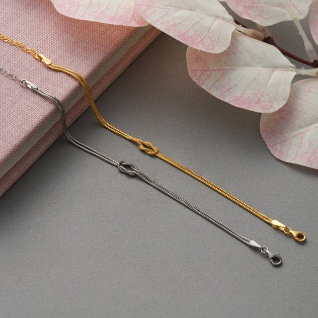 Romantisk armbånd med knudedetaljer