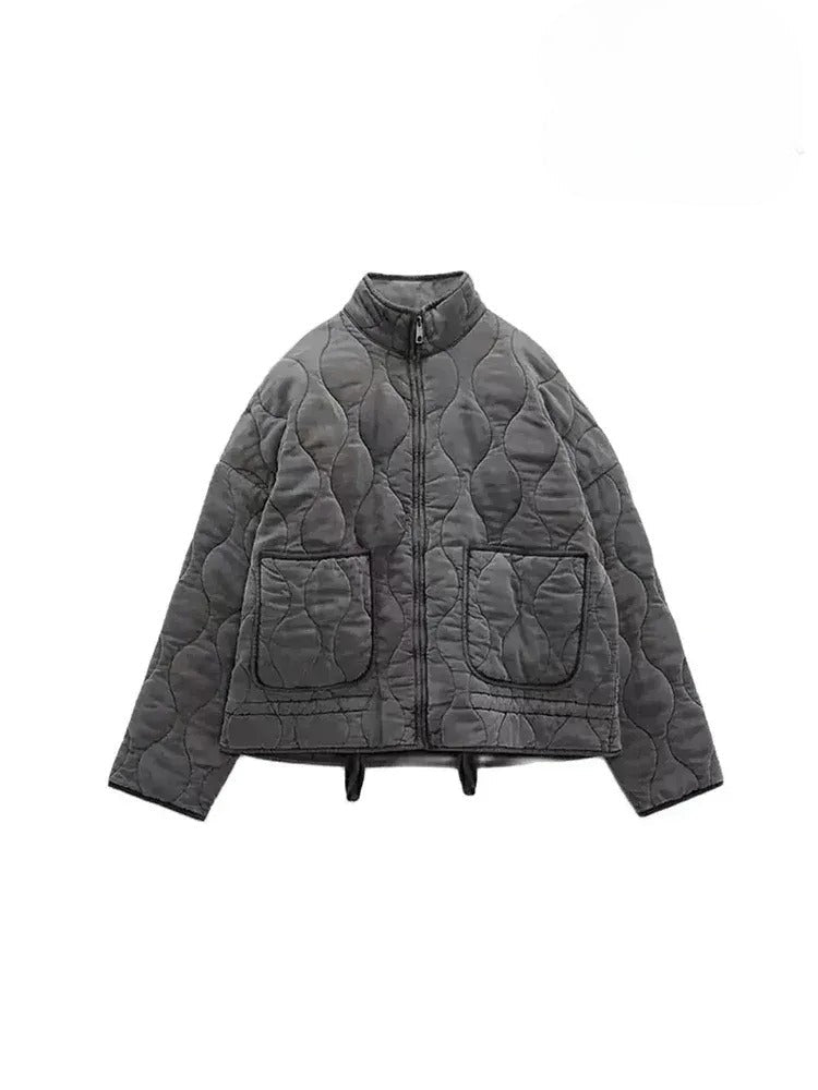 Quiltet dame jakke med lynlås og lommer