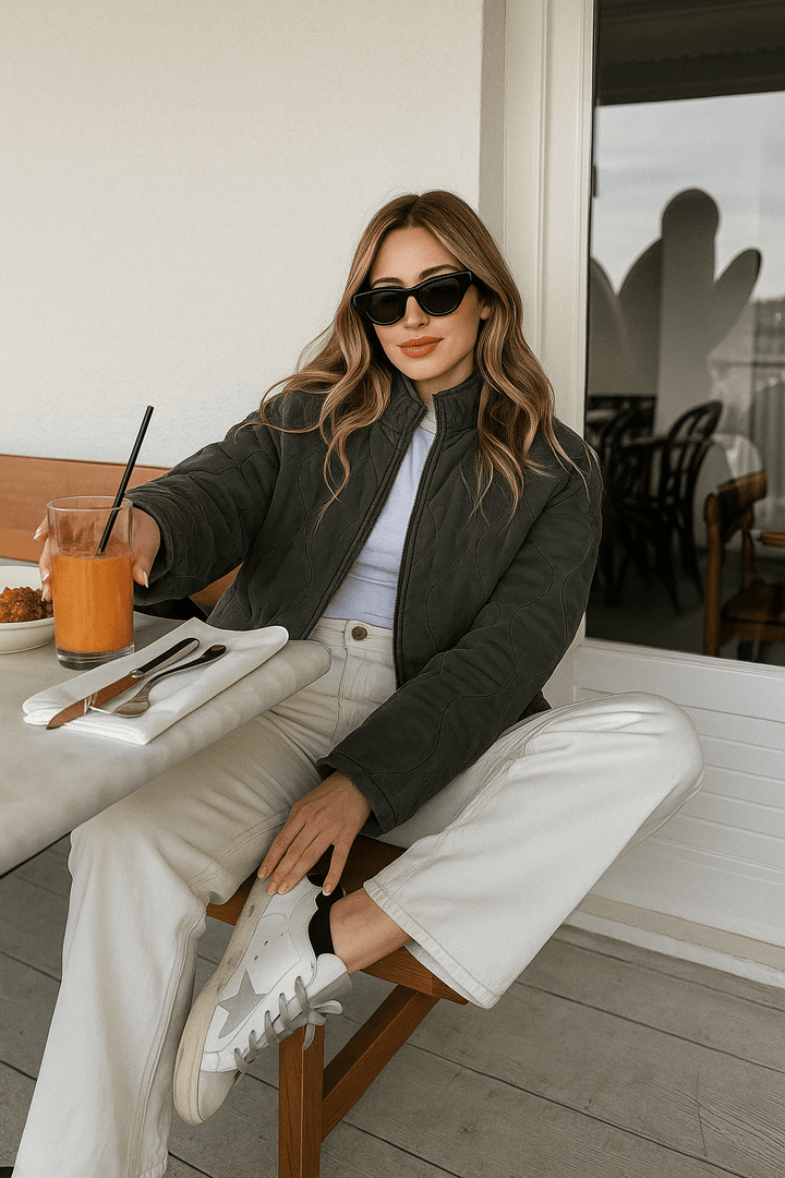 Quiltet dame jakke med lynlås og lommer