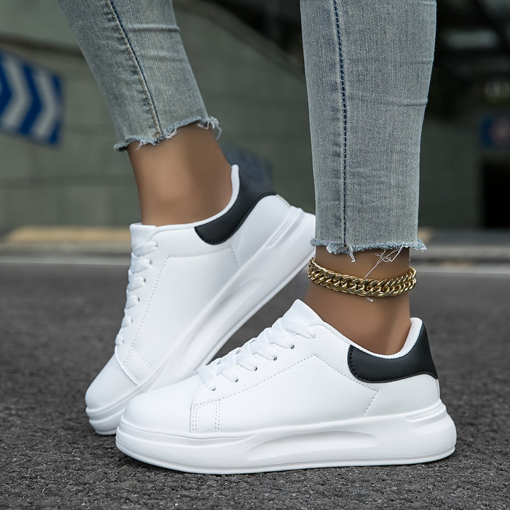 Dame sneakers med snørelukning