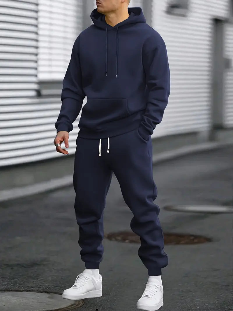 Sporty træningsdragt til mænd med sweatshirt og bukser