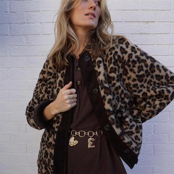 Damejakke med leopard print – varm jakke med knapper