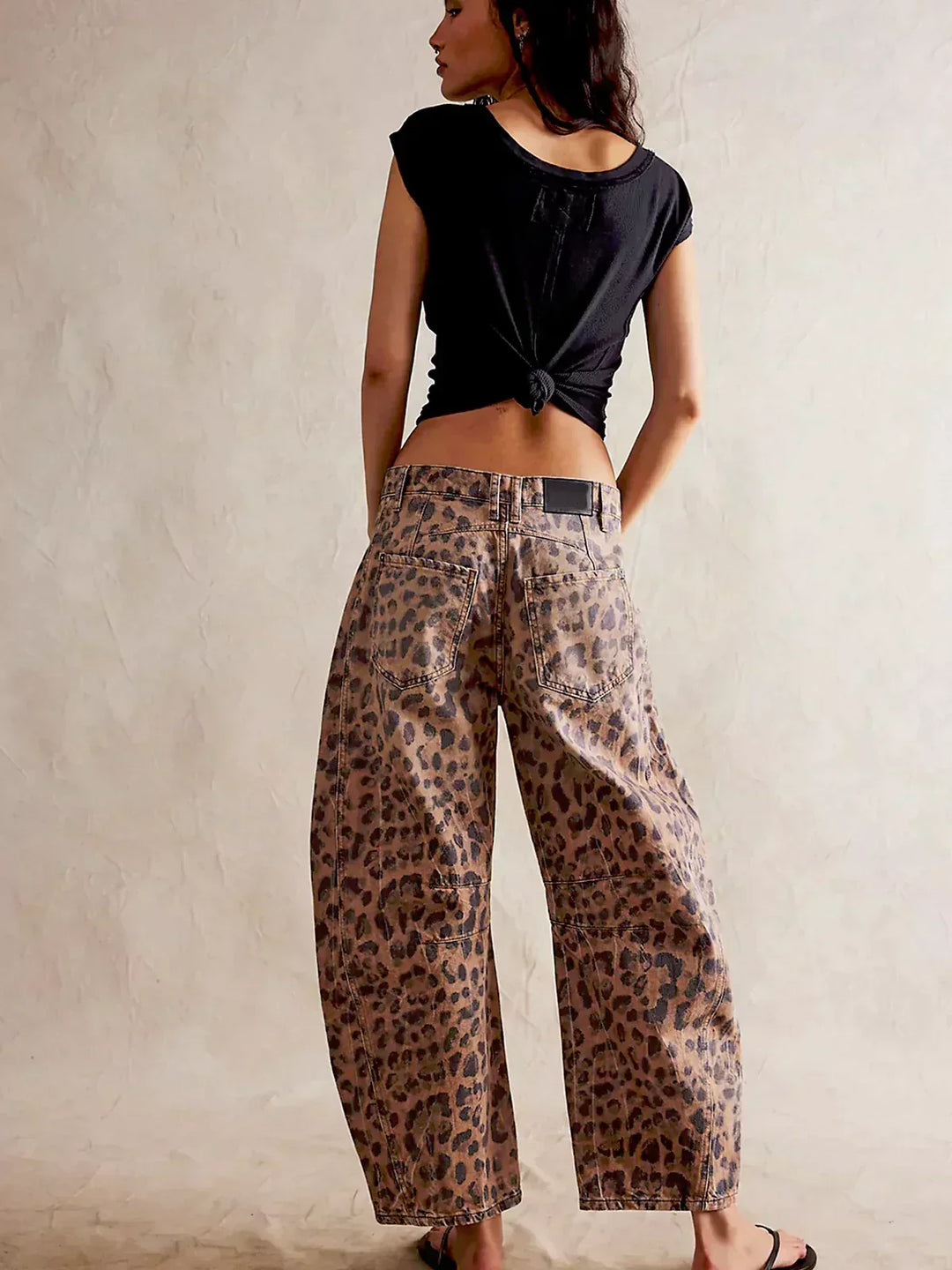Damejeans med leopardprint og tøndemønster