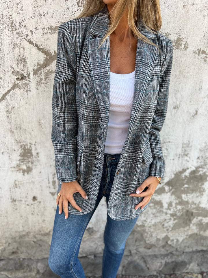 Skræddersyet blazer til kvinder med reversdetaljer