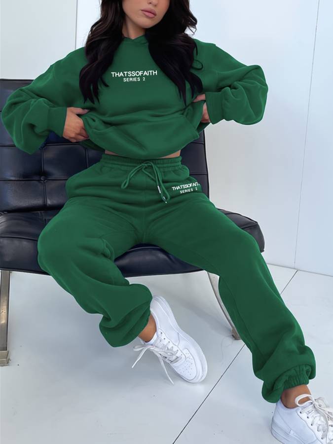 Todelt jogging sæt til damer – hoodie og bukser i afslappet stil
