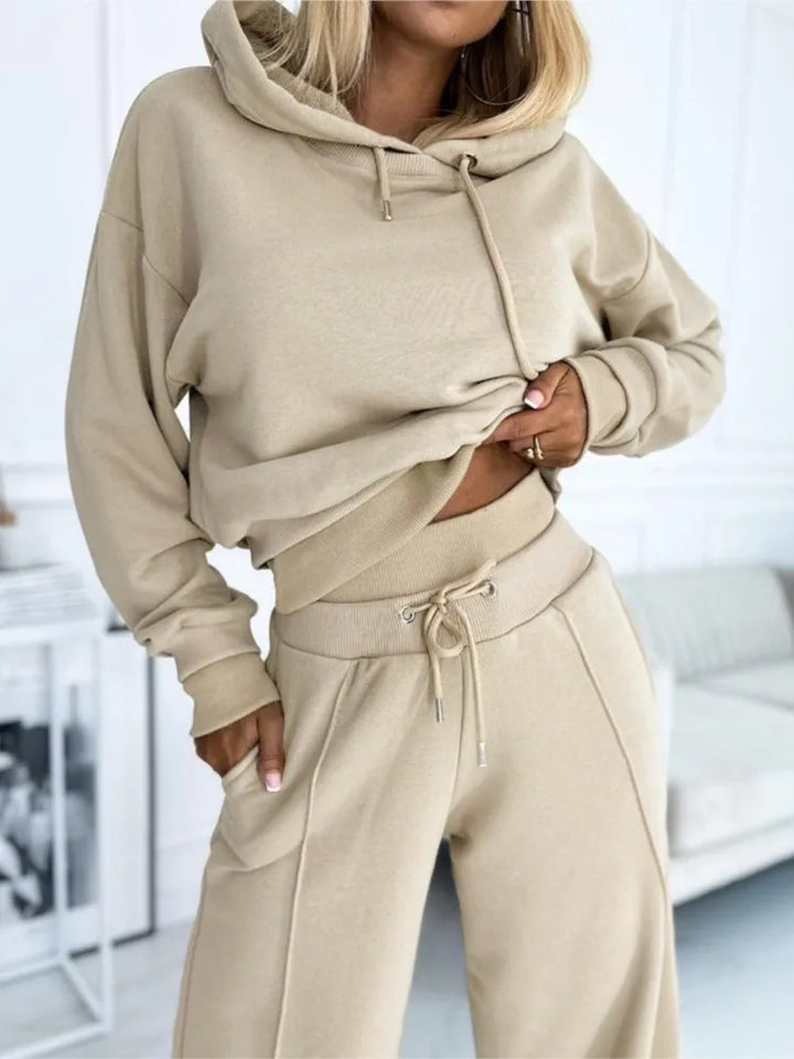 Dame loungewear sæt med hoodie og vide bukser