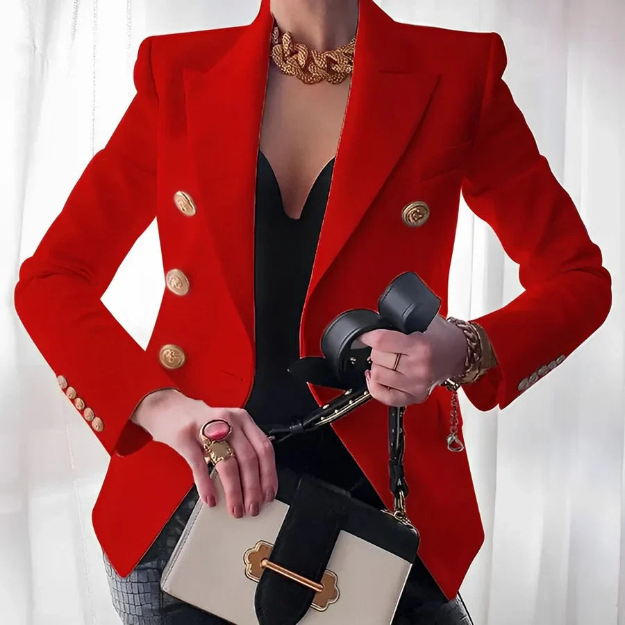 Tætsiddende blazer med store knapper