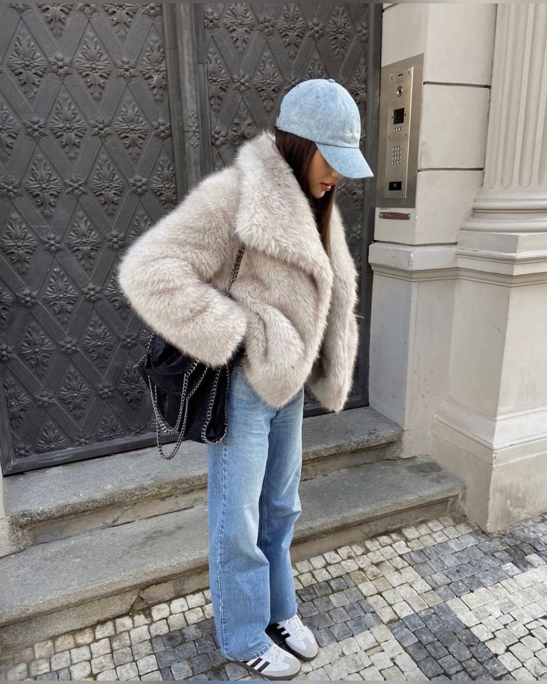 Kort damefrakke med look