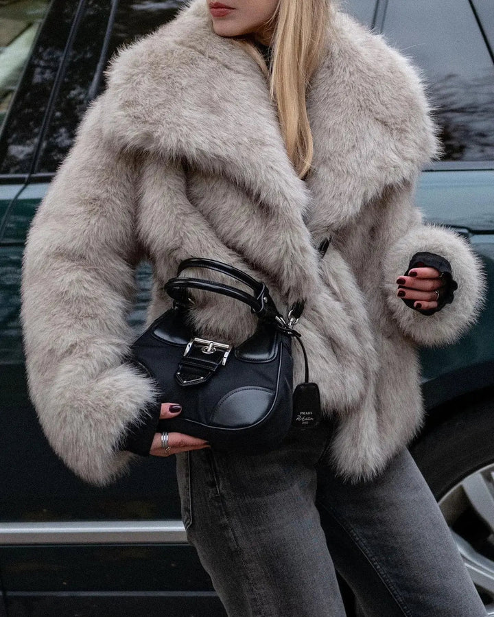 Kort damefrakke med look