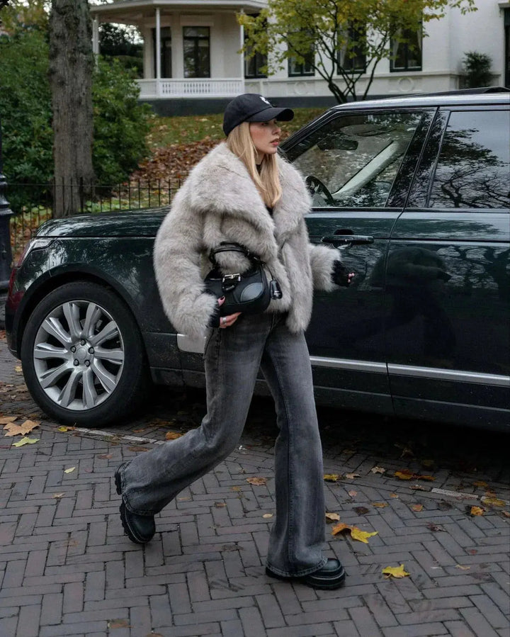 Kort damefrakke med look