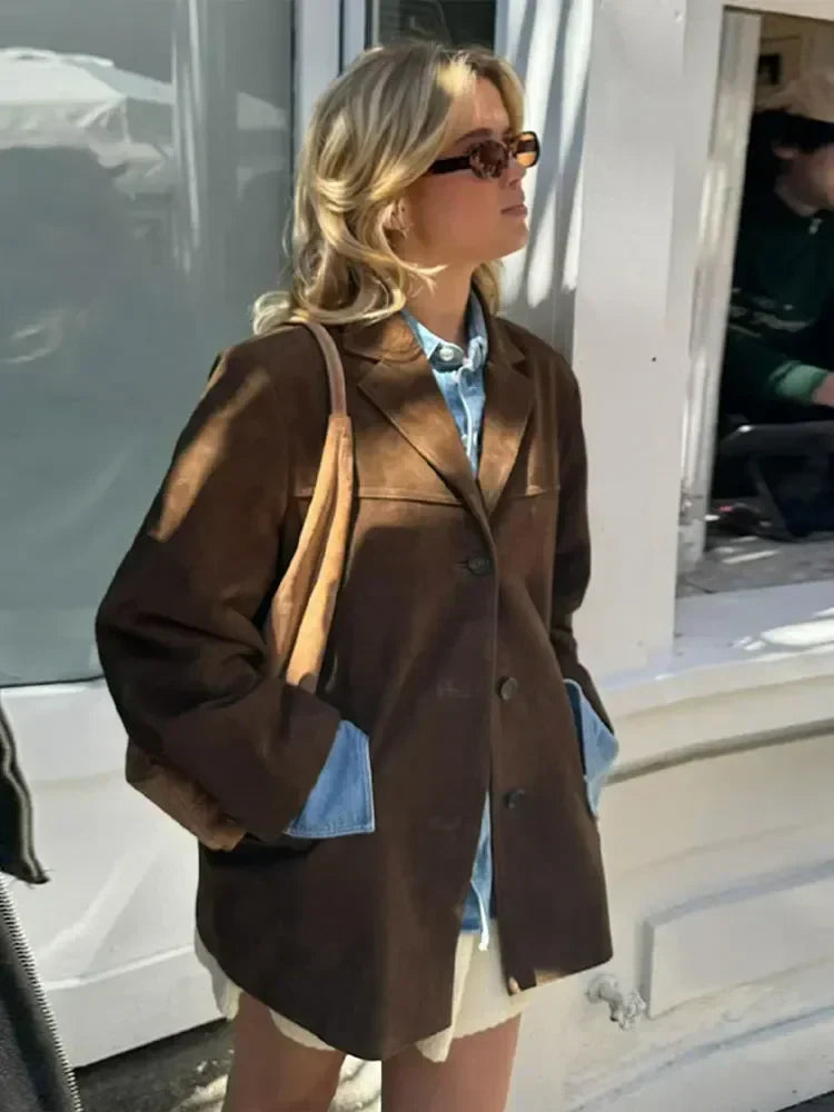 Dame jakke med klassisk snit