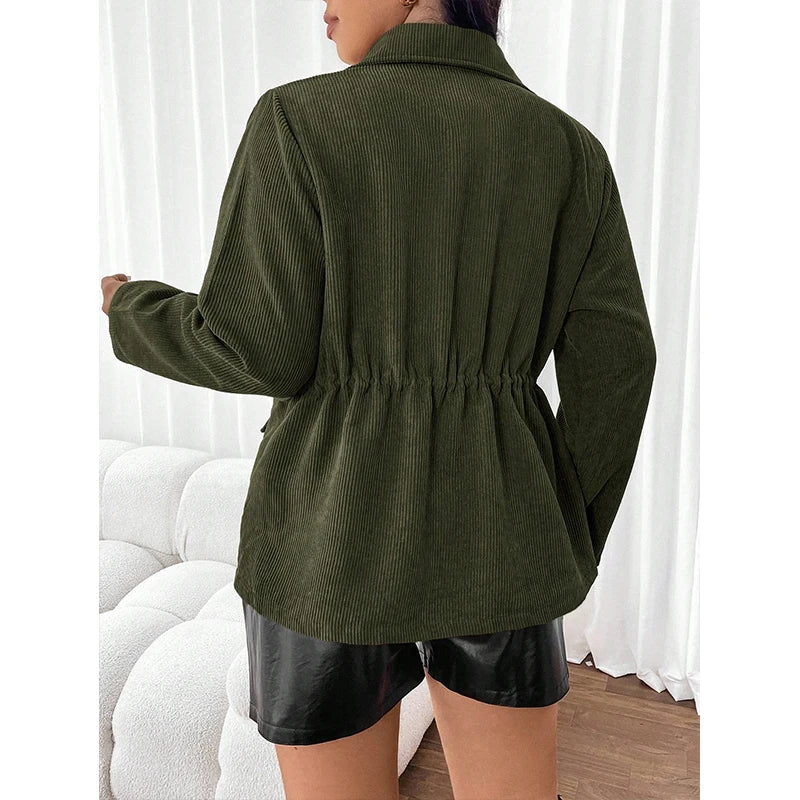 Damejakke med lommer og taljesnøre