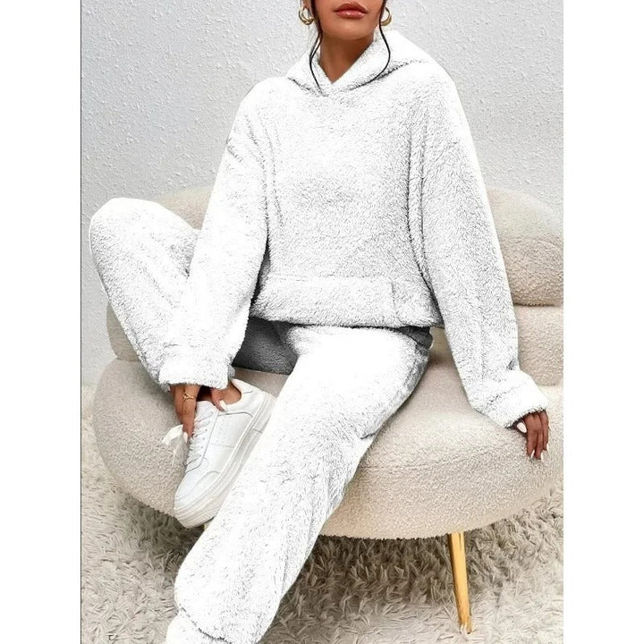 To-delt damesæt i teddyfleece med hættetrøje og bukser
