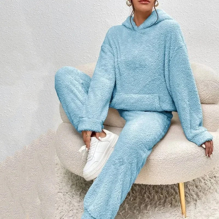 To-delt damesæt i teddyfleece med hættetrøje og bukser