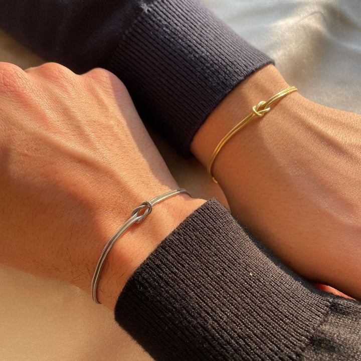 Romantisk armbånd med knudedetaljer