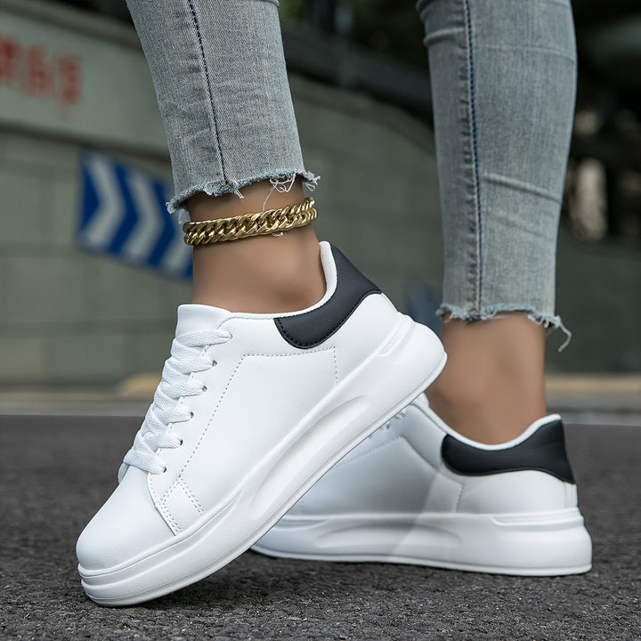 Dame sneakers med snørelukning