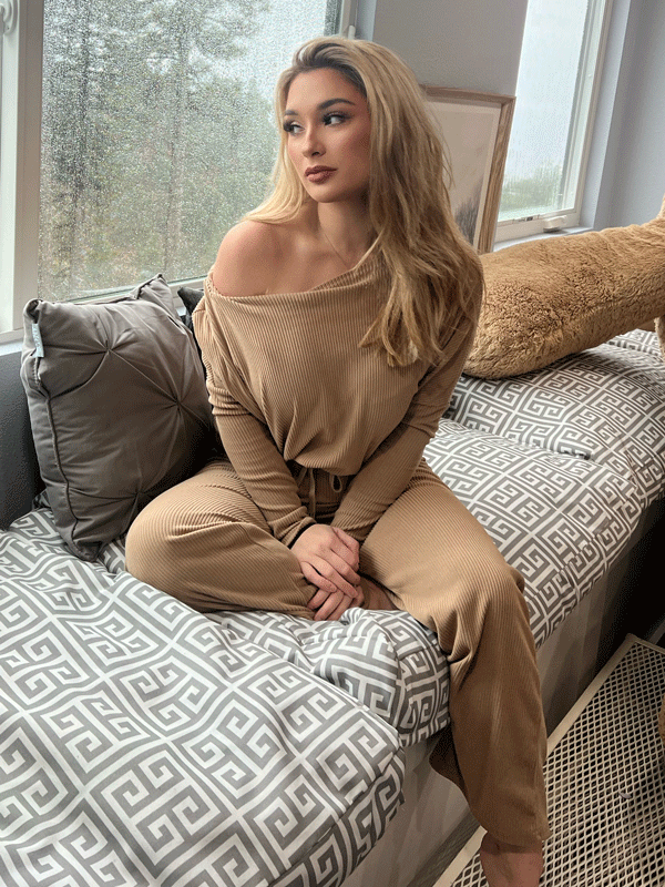 Strikket dame sæt med off-shoulder top