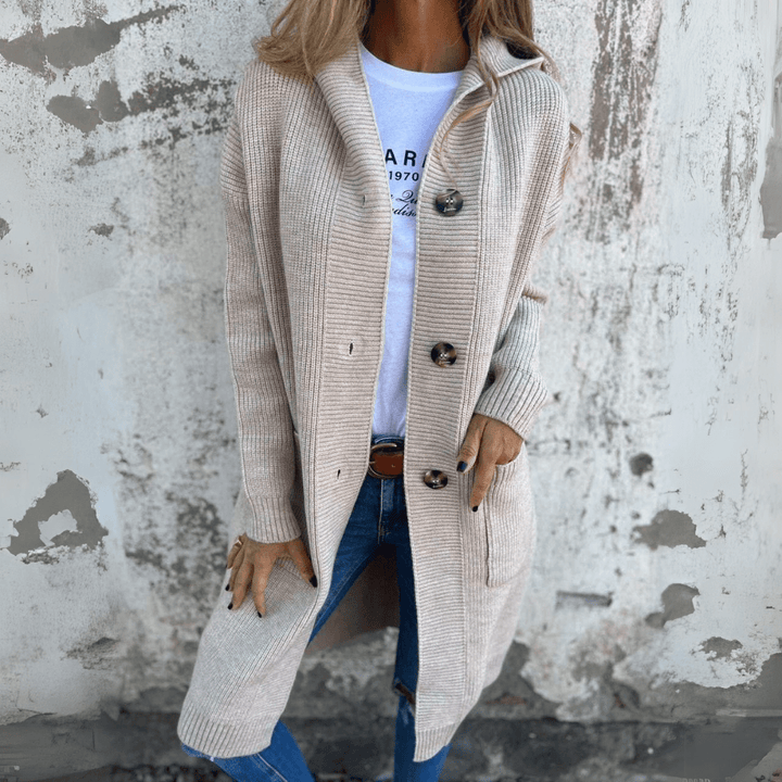 Lang cardigan dame med knapper – strik maxi vest